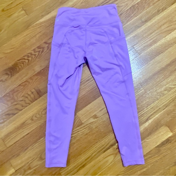 Zella | High Waisted 7/8 pocket leggings - Picture 4 of 5